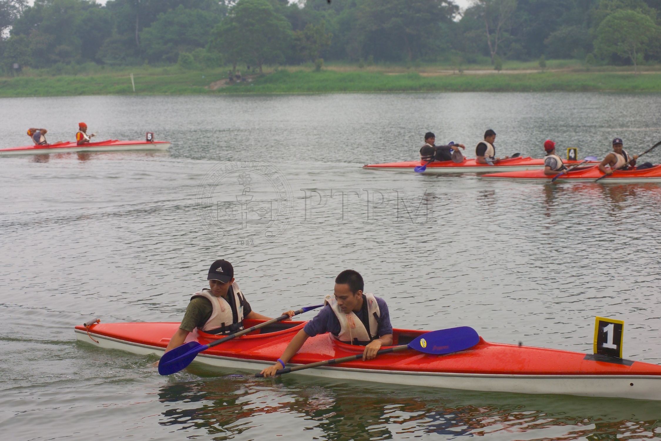 PTPM 05 13 kayak D8XZ8701